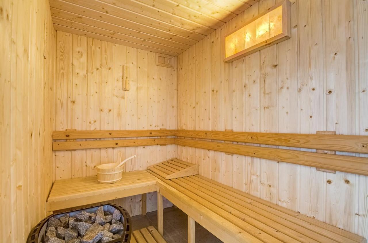 Znamirowickachata Sauna Jacuzzi Spa Znamirowice Exterior photo